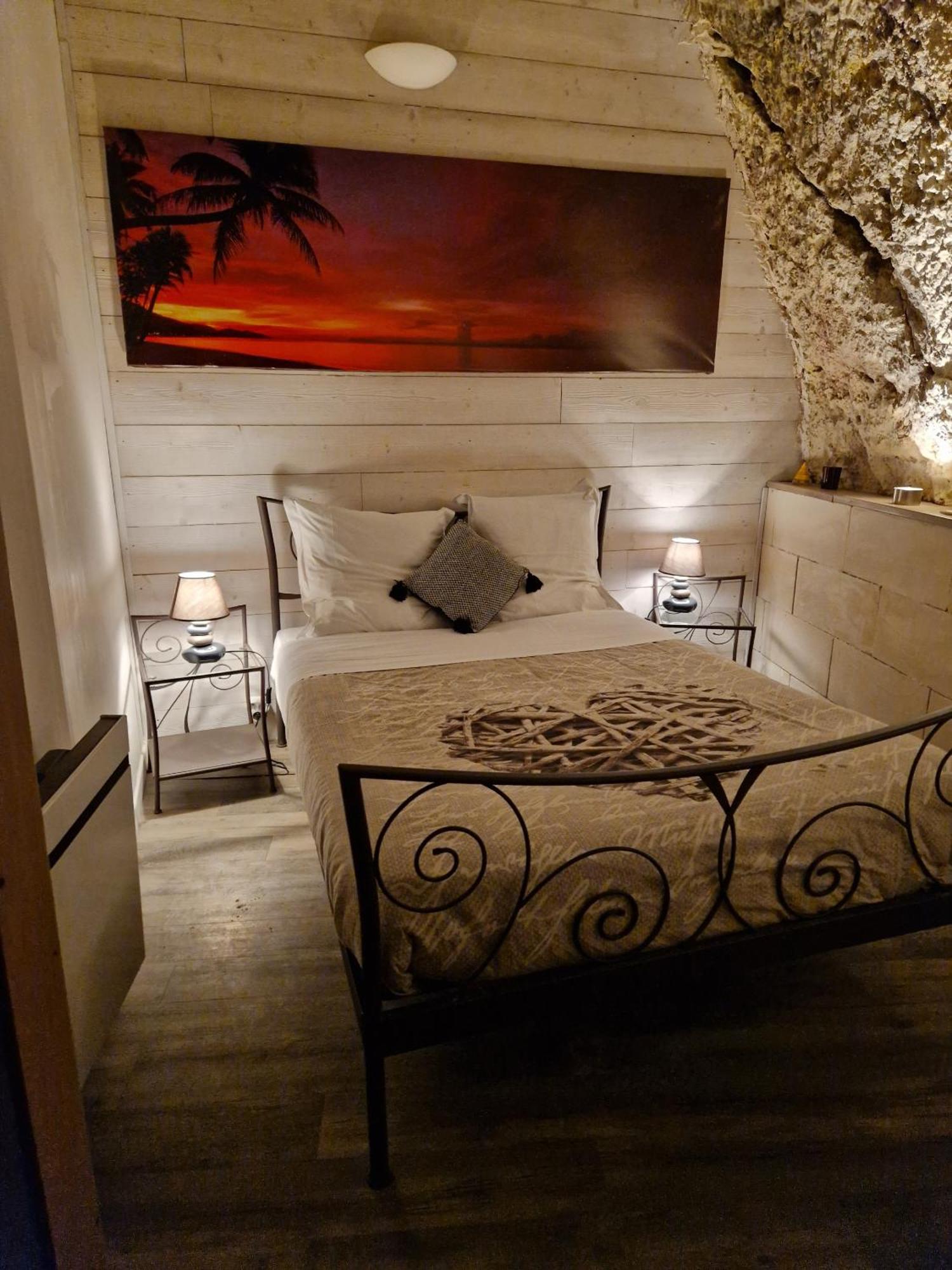 Chambres D'Hotes Troglodytes Le Clos De L'Hermitage Amboise Habitación foto
